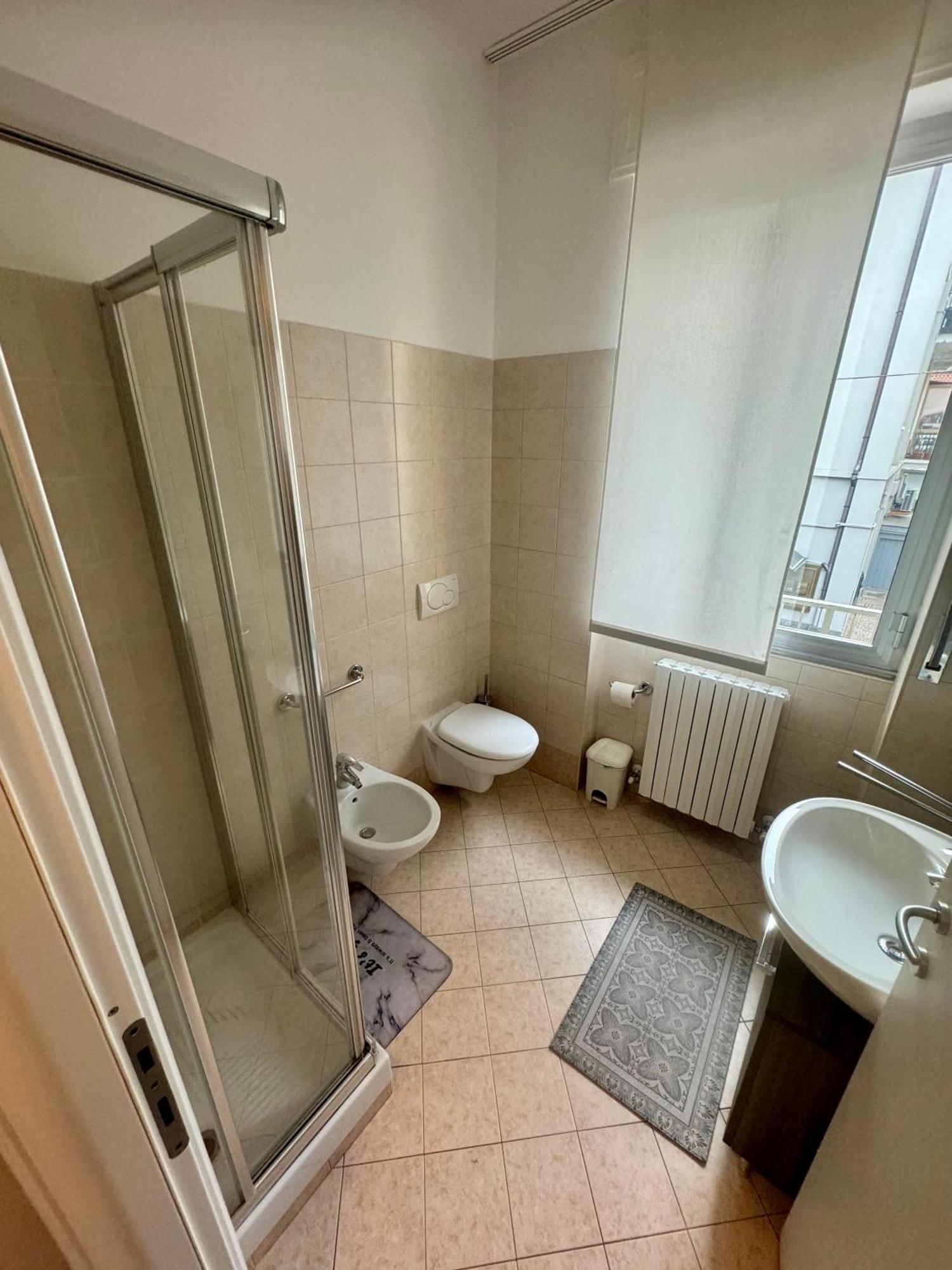 Casa Tito - Accogliente Monolocale A Due Passi Dalla Stazione เชซาโน มาแดร์โน ภายนอก รูปภาพ