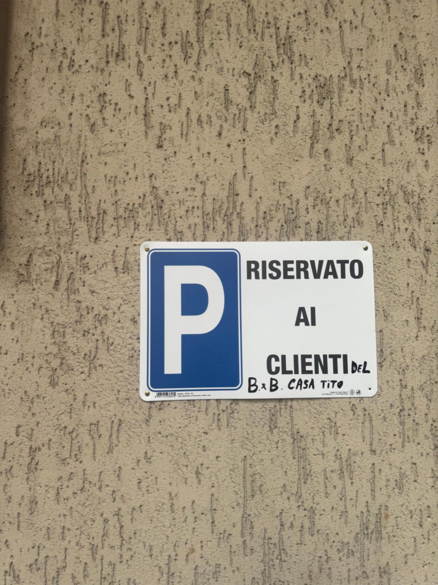Casa Tito - Accogliente Monolocale A Due Passi Dalla Stazione เชซาโน มาแดร์โน ภายนอก รูปภาพ