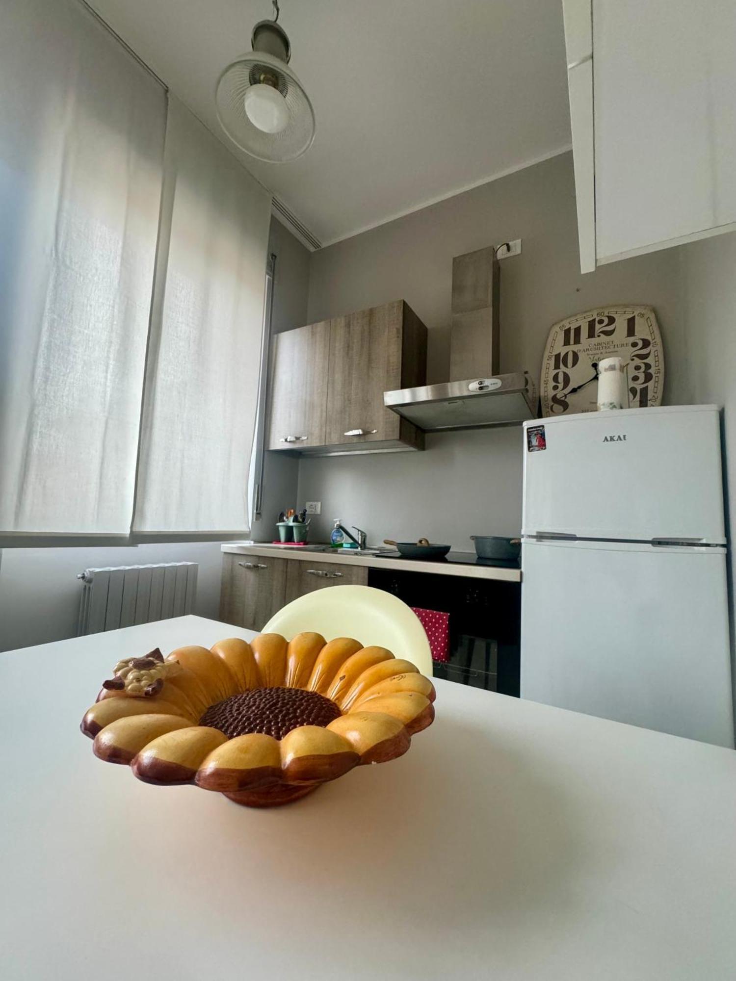 Casa Tito - Accogliente Monolocale A Due Passi Dalla Stazione เชซาโน มาแดร์โน ภายนอก รูปภาพ