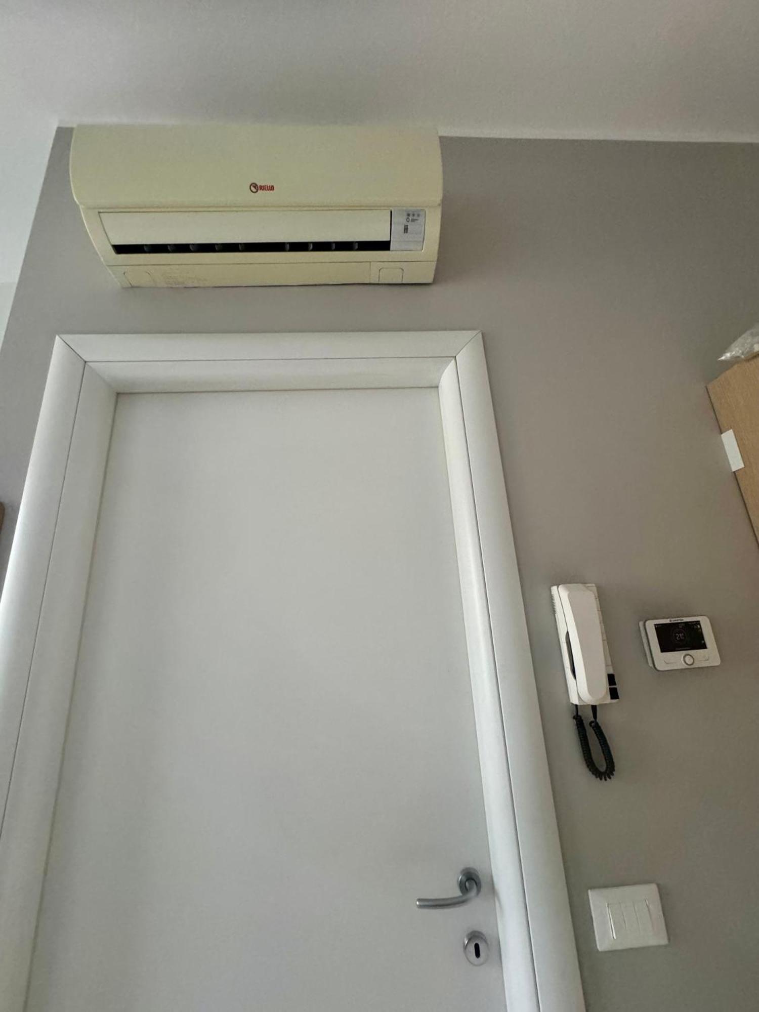 Casa Tito - Accogliente Monolocale A Due Passi Dalla Stazione เชซาโน มาแดร์โน ภายนอก รูปภาพ