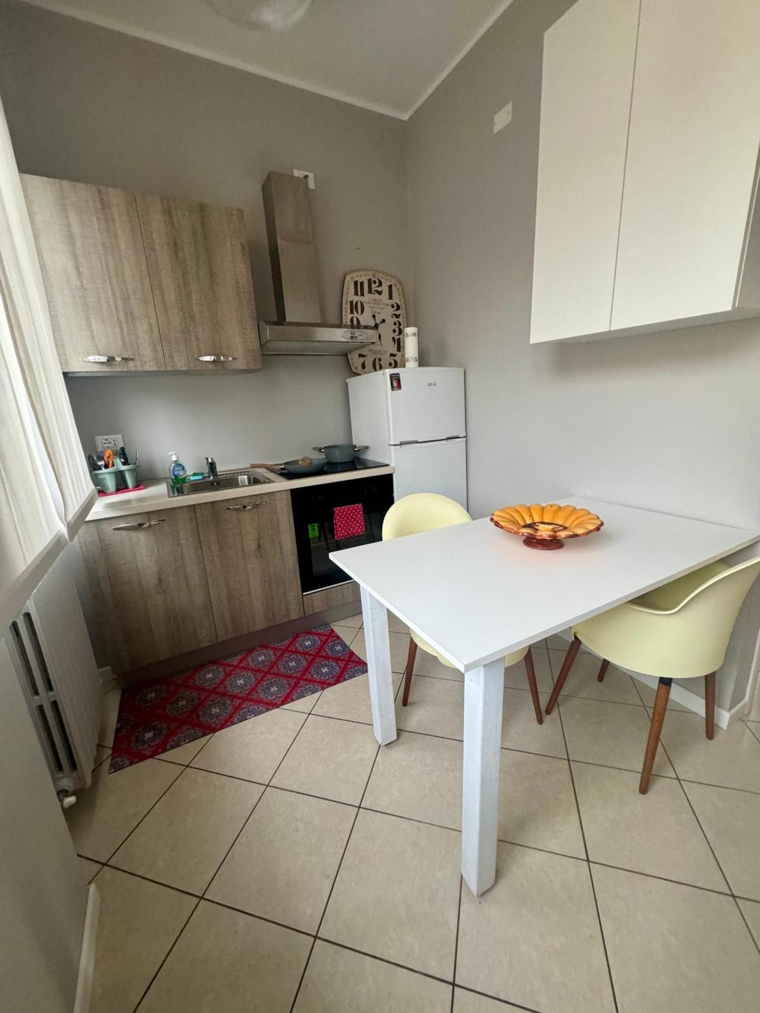 Casa Tito - Accogliente Monolocale A Due Passi Dalla Stazione เชซาโน มาแดร์โน ภายนอก รูปภาพ