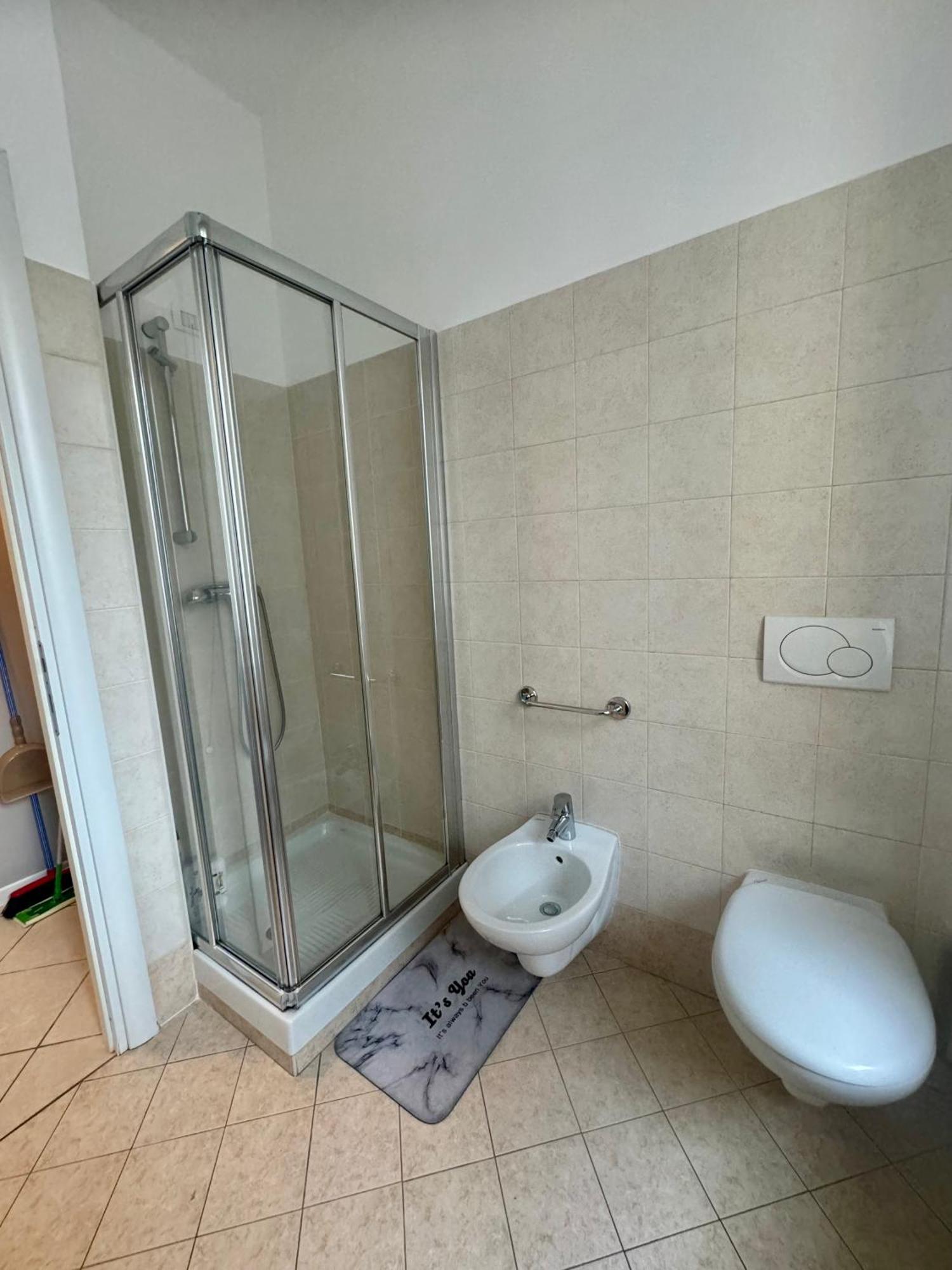 Casa Tito - Accogliente Monolocale A Due Passi Dalla Stazione เชซาโน มาแดร์โน ภายนอก รูปภาพ